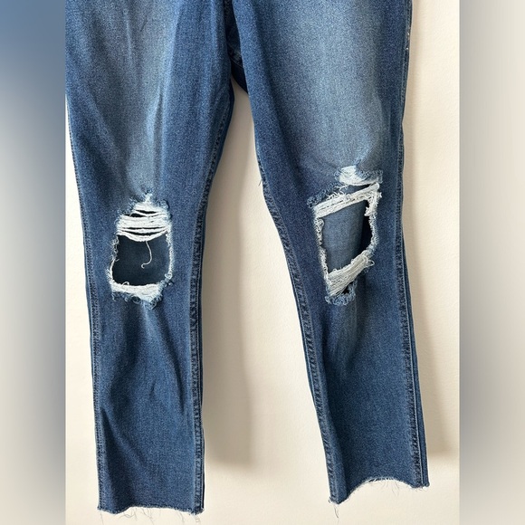 Hollister Curvy High Rise Mom jeans size 9 regular - Picture 2 of 6